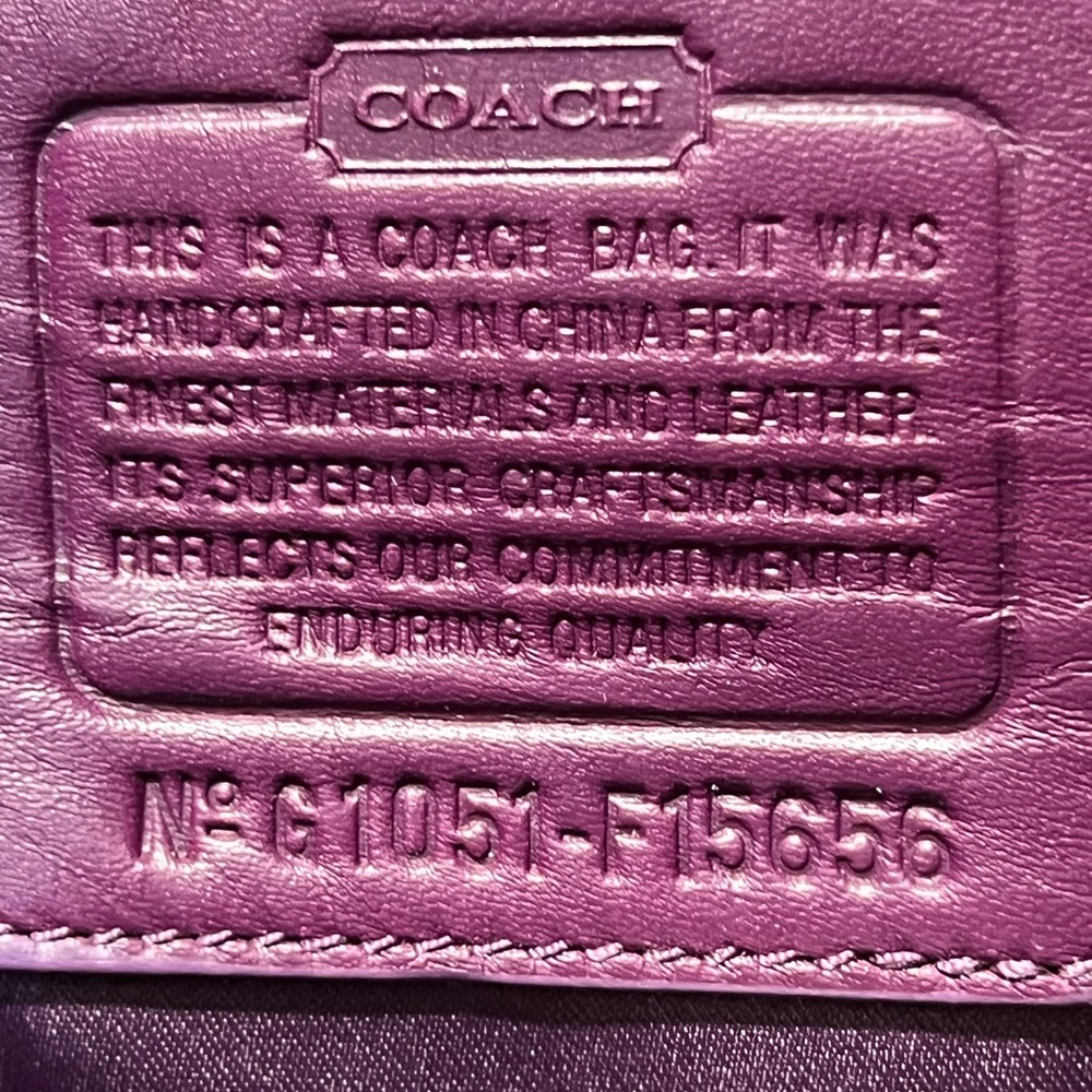 COACH Stage Coach Handbag, Beautiful condition, Purple inside, lots of pockets - Picture 12 of 14